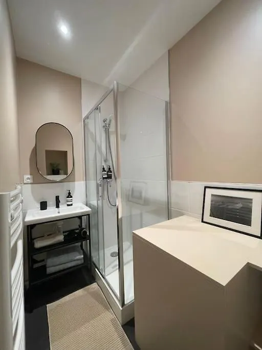 Marais - Quiet One-Bedroom Decorated With Taste Paris Apartment