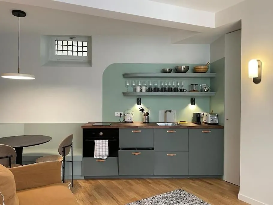 Marais - Quiet One-Bedroom Decorated With Taste Paris France